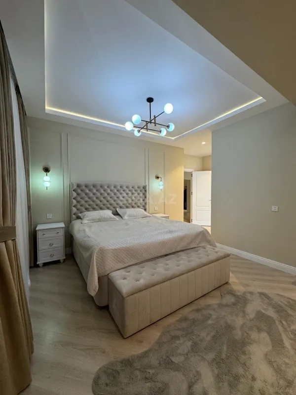 Satılır 4 otaqlı mənzil 175 m²