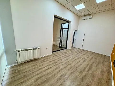 Kirayə verilir 2 otaqlı ofis 60 m²