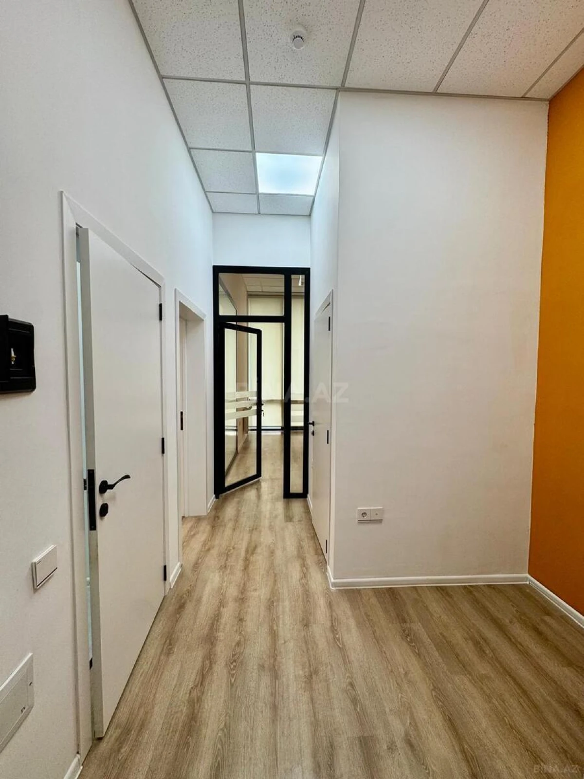 Kirayə verilir 2 otaqlı ofis 60 m²