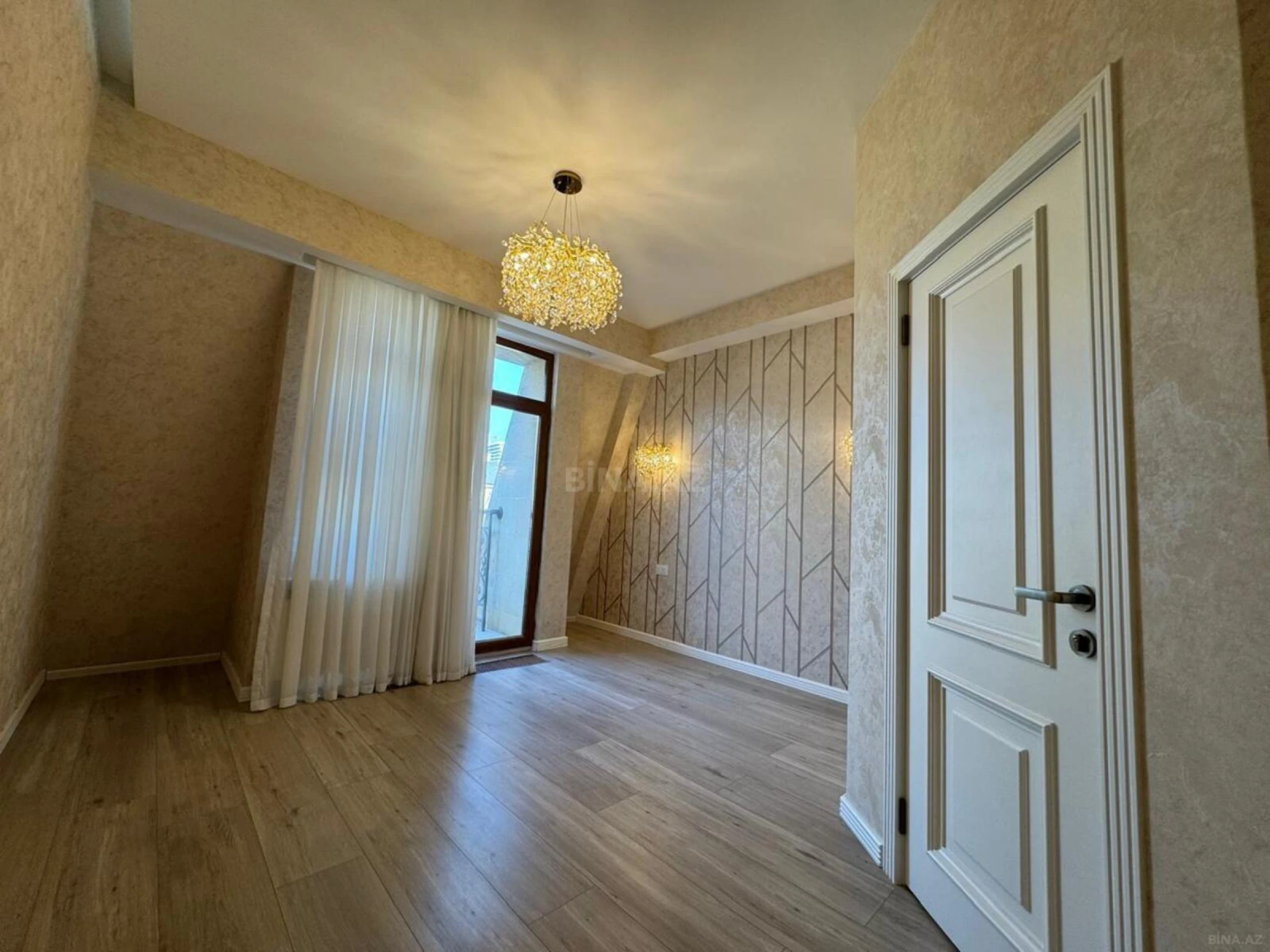 Kirayə verilir 5 otaqlı ofis 200 m²