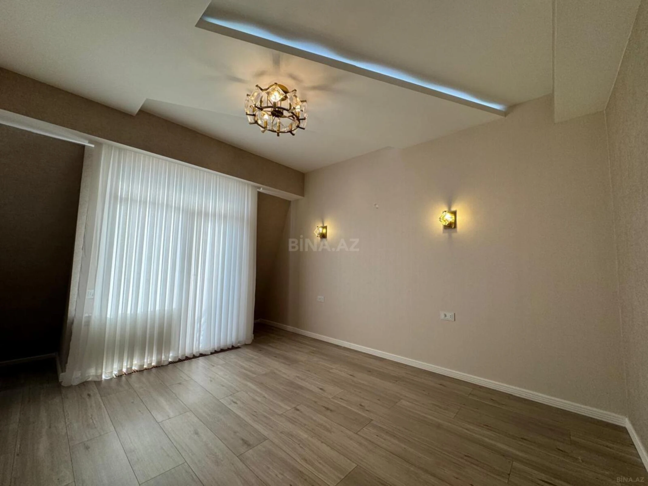 Kirayə verilir 5 otaqlı ofis 200 m²