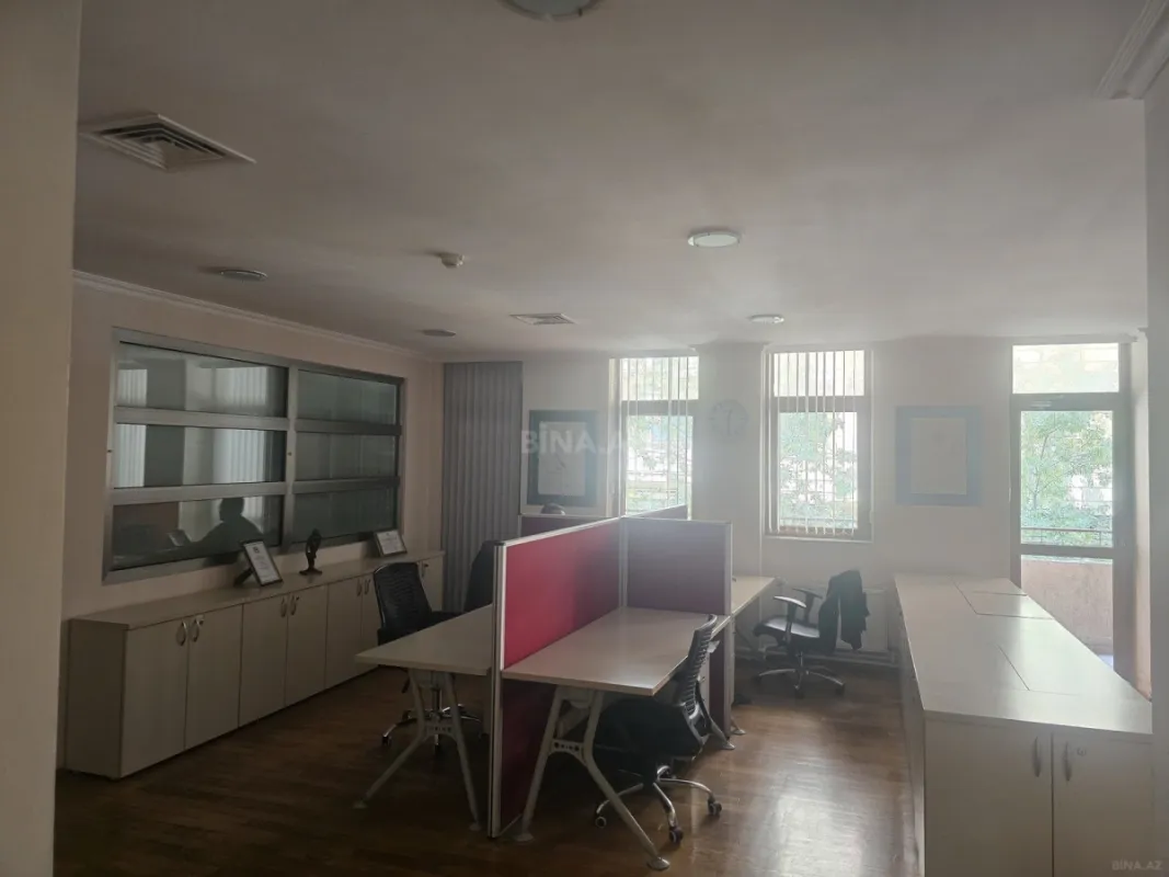 Satılır obyekt 676 m²