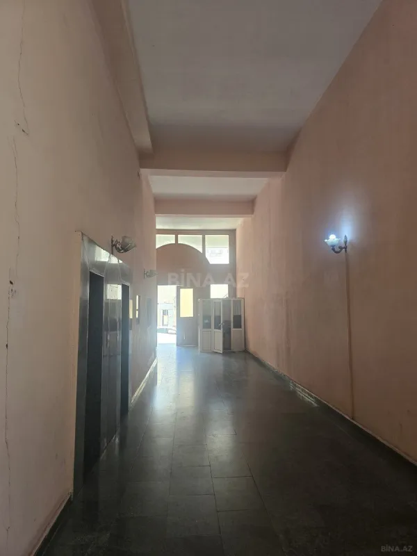 Satılır obyekt 676 m²