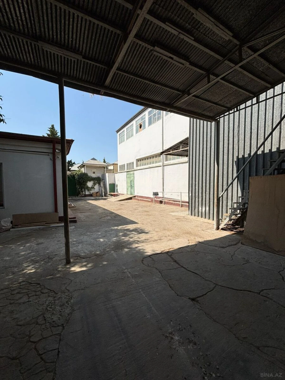 Kirayə verilir obyekt 2500 m²