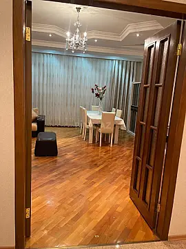 Kirayə verilir 4 otaqlı mənzil 168 m²
