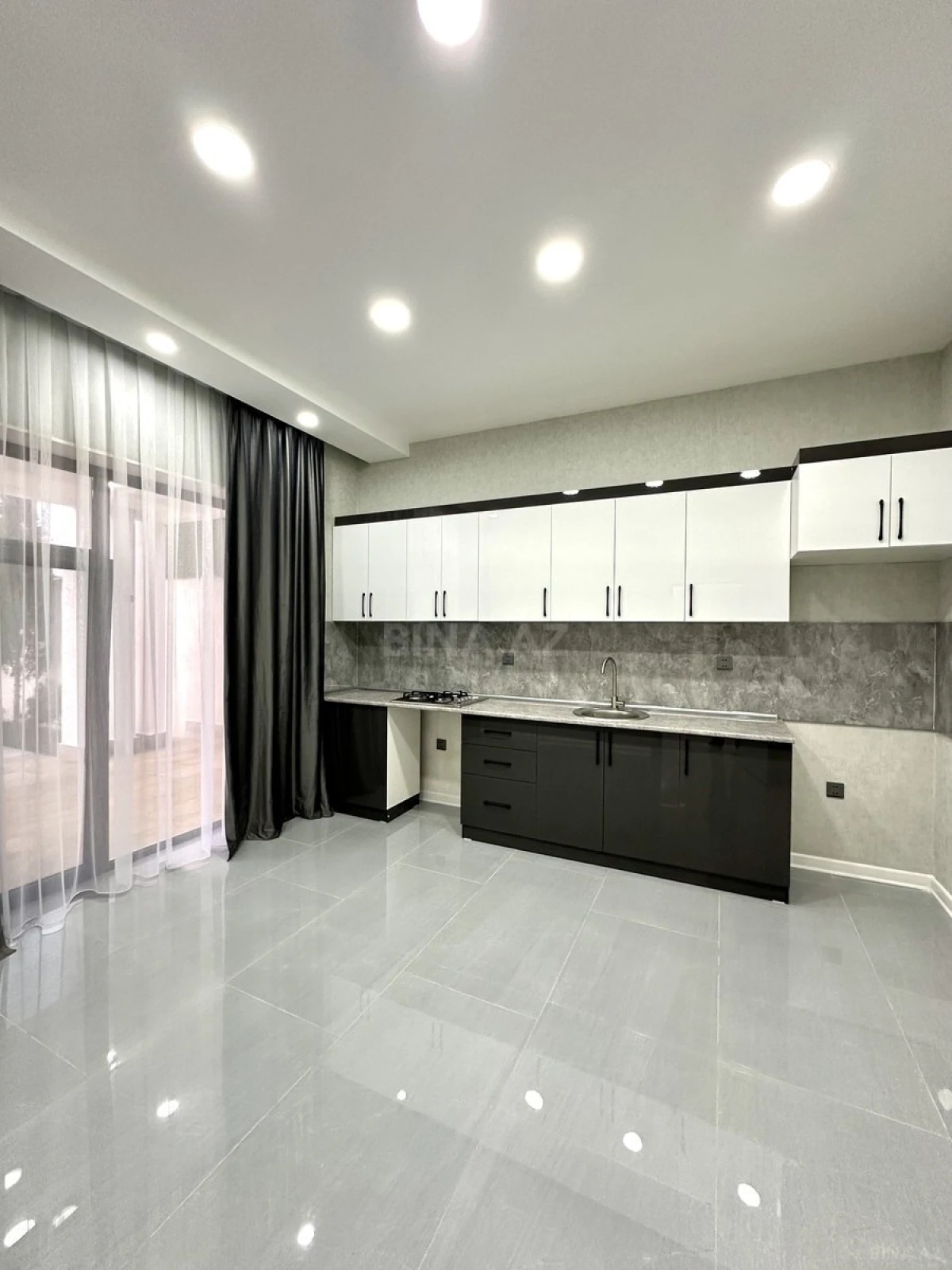 Satılır 4 otaqlı həyət evi 140 m²
