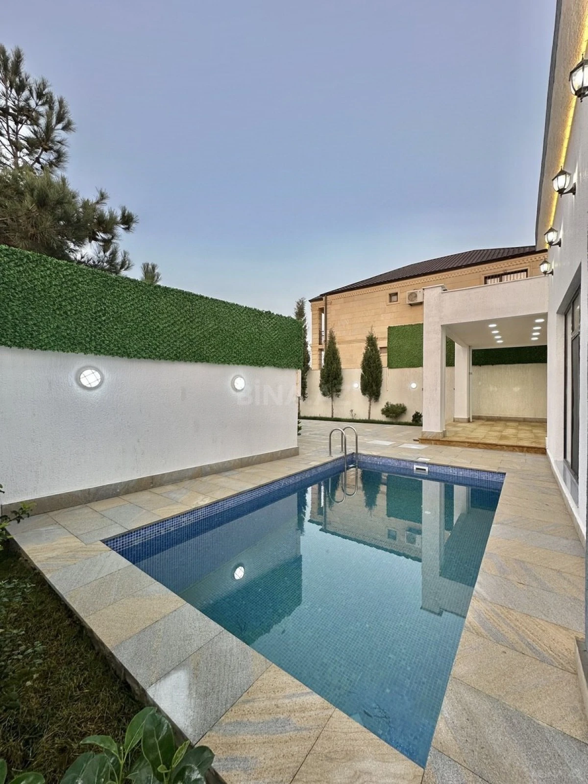 Satılır 4 otaqlı həyət evi 140 m²