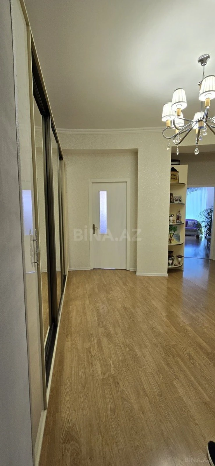 Satılır 2 otaqlı mənzil 90 m²