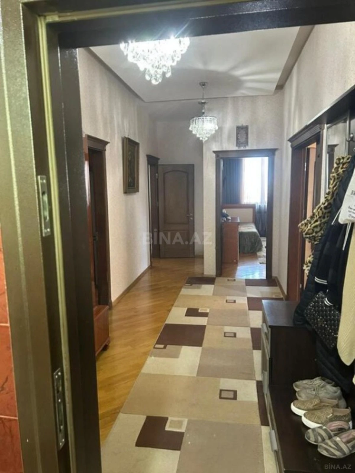 Satılır 3 otaqlı mənzil 165 m²
