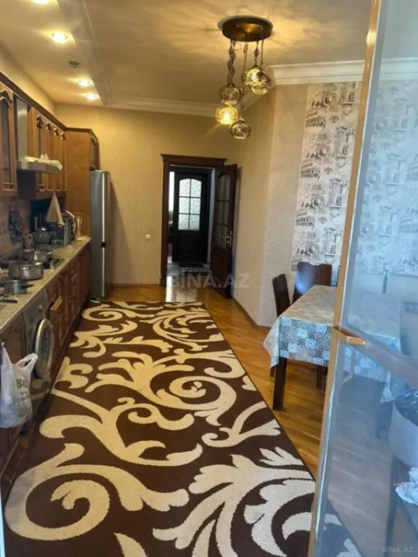 Satılır 3 otaqlı mənzil 165 m²