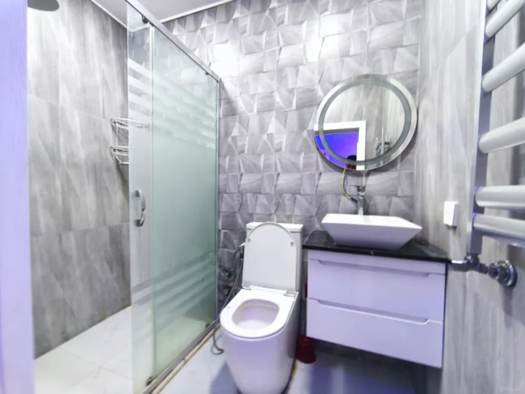 Satılır 5 otaqlı həyət evi 220 m²