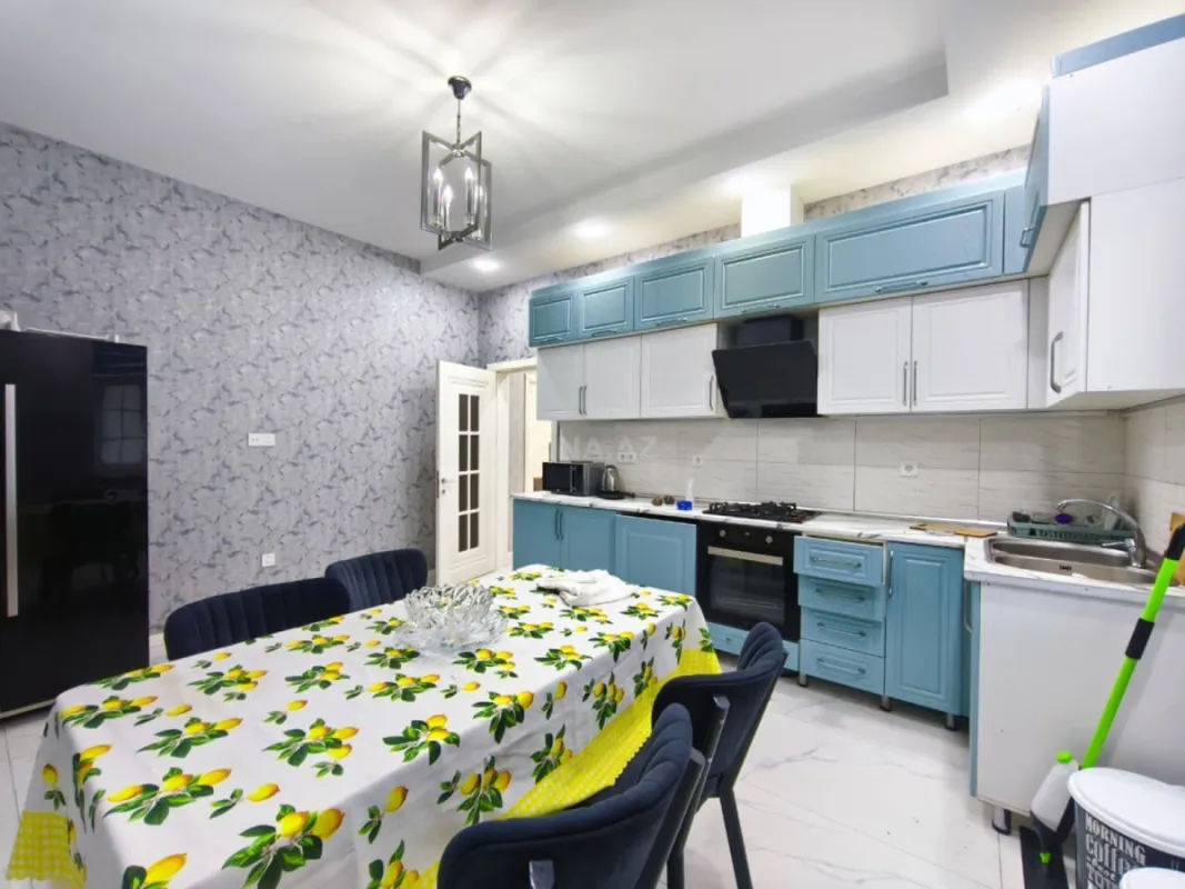 Satılır 5 otaqlı həyət evi 220 m²