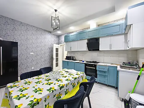 Satılır 5 otaqlı həyət evi 220 m²