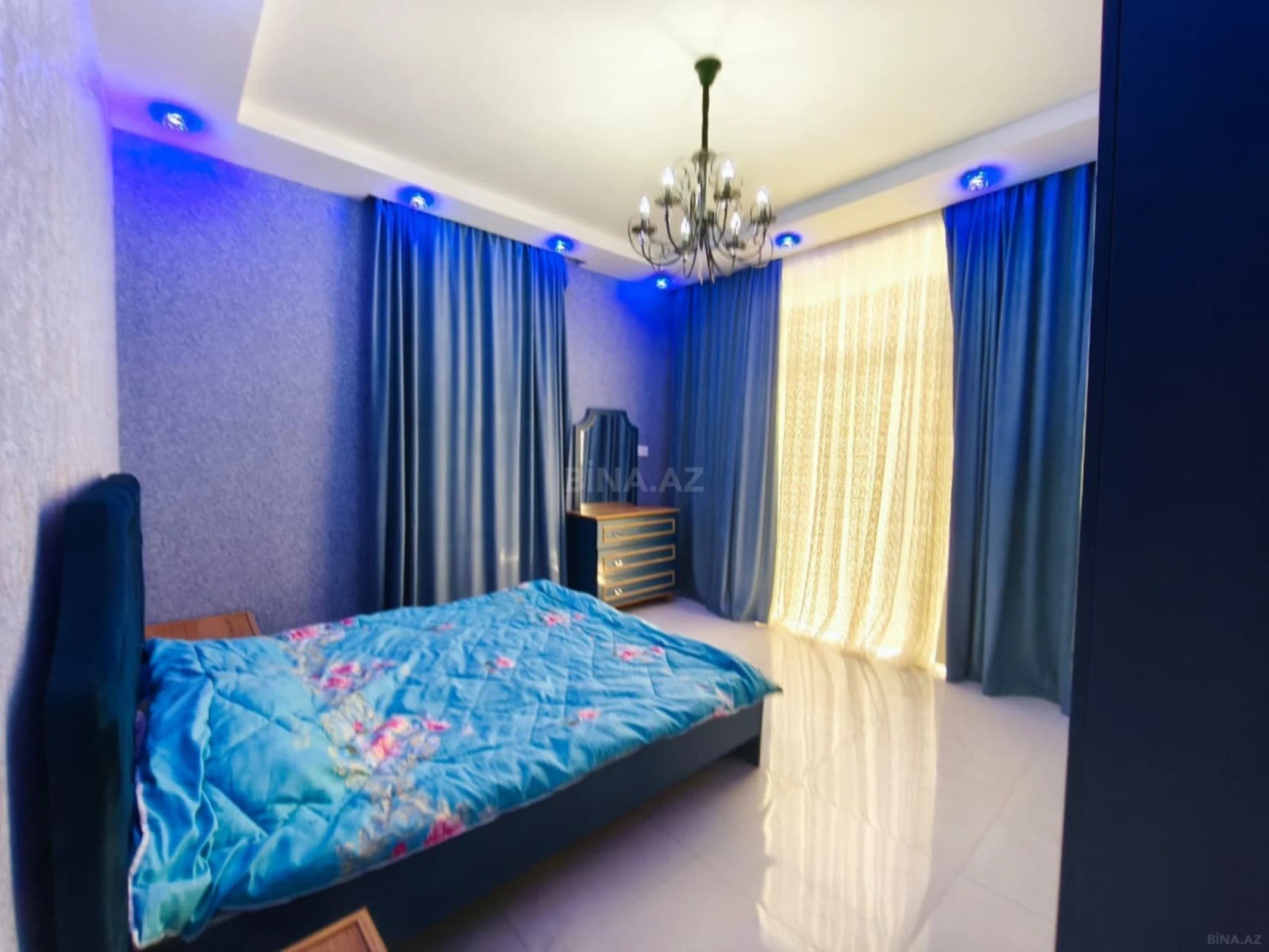 Satılır 5 otaqlı həyət evi 220 m²