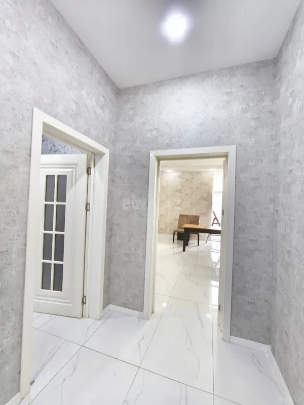 Satılır 5 otaqlı həyət evi 220 m²