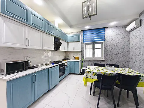 Satılır 5 otaqlı həyət evi 220 m²