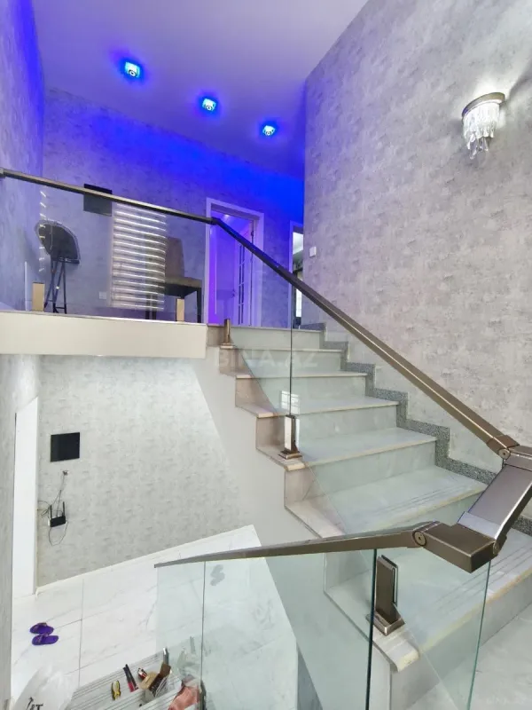 Satılır 5 otaqlı həyət evi 220 m²