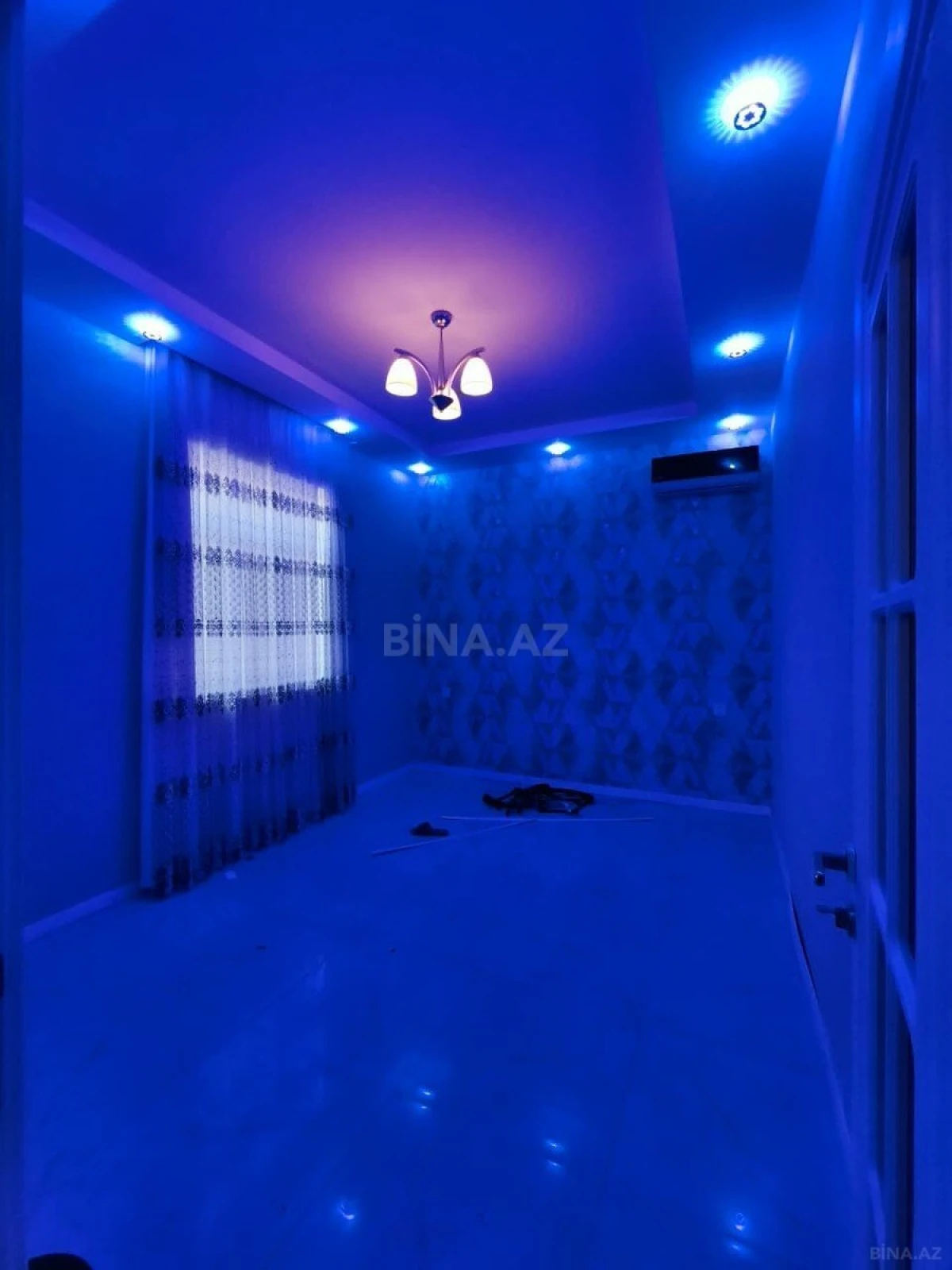 Satılır 5 otaqlı həyət evi 220 m²