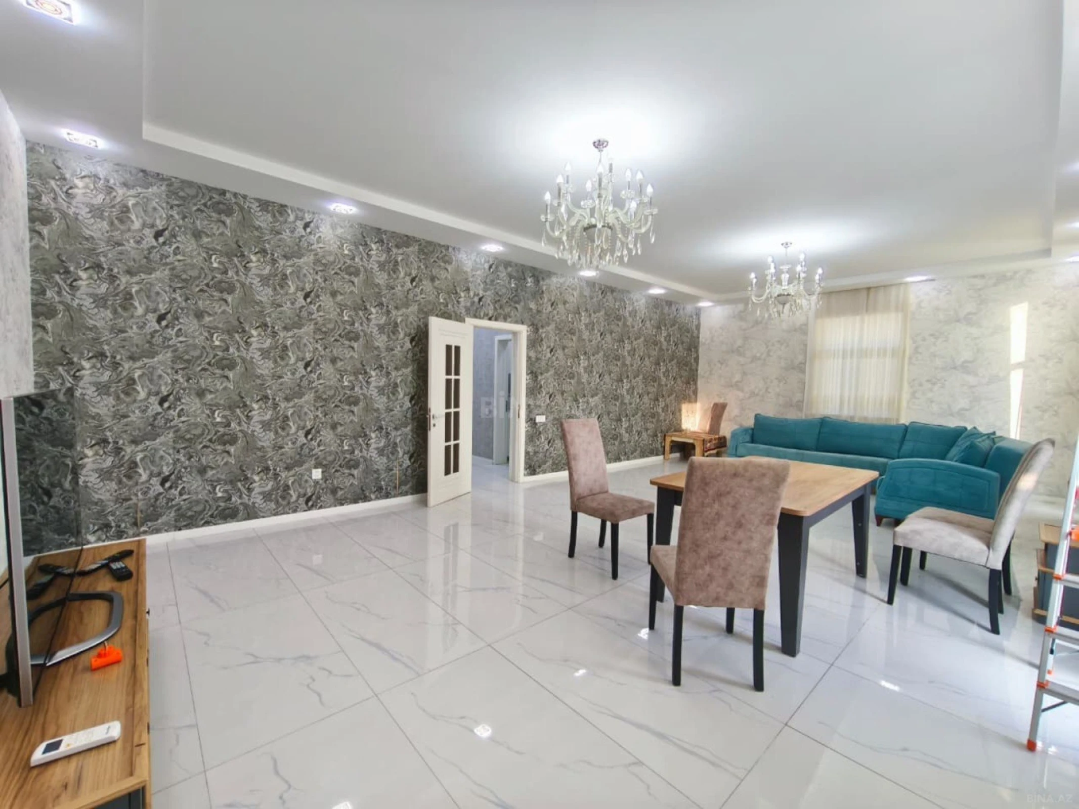 Satılır 5 otaqlı həyət evi 220 m²