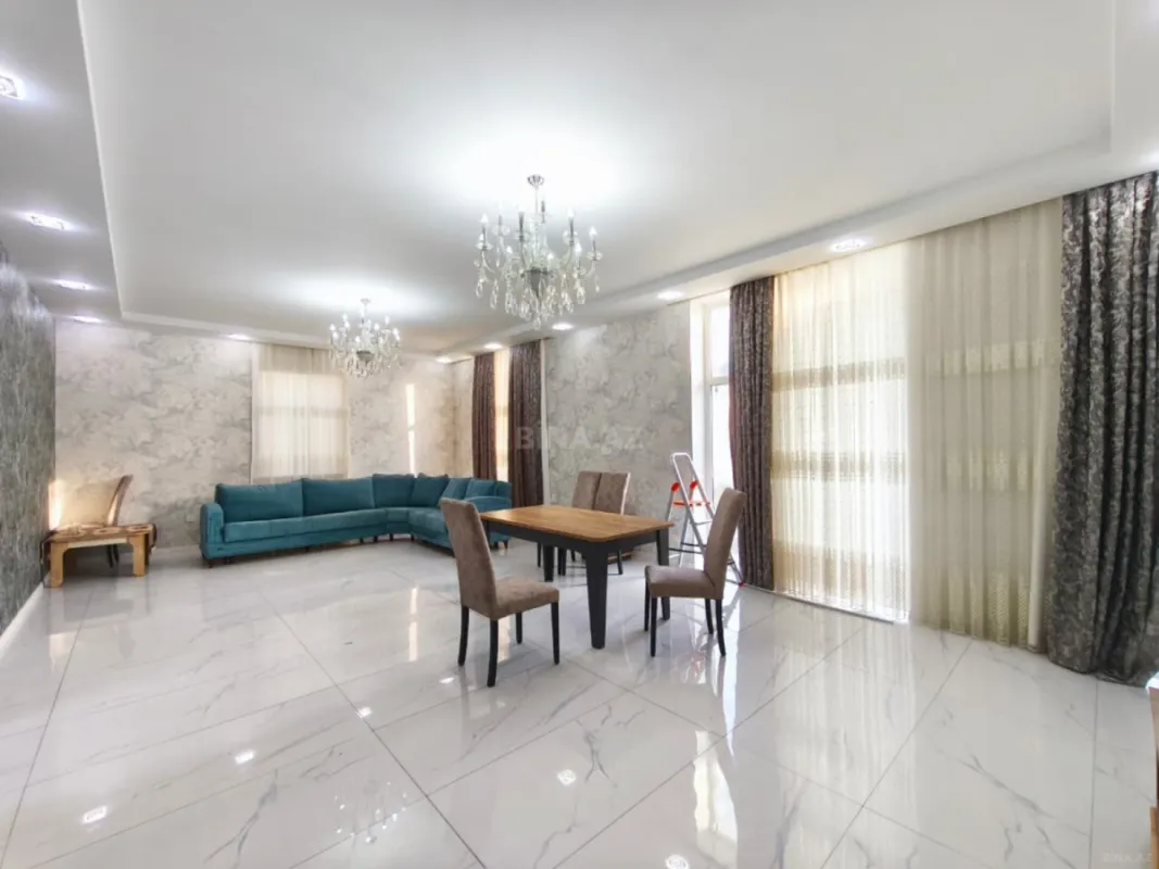 Satılır 5 otaqlı həyət evi 220 m²