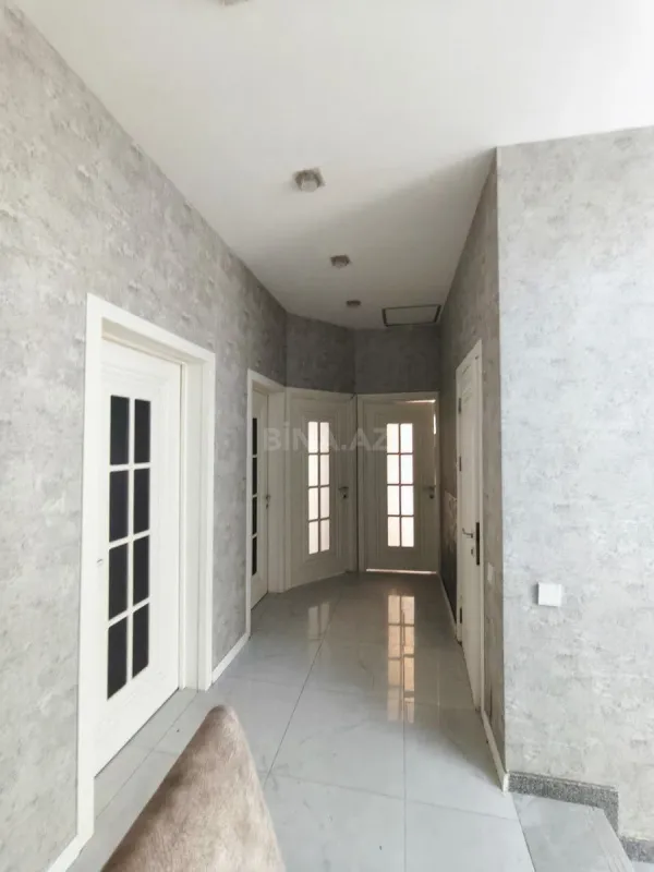 Satılır 5 otaqlı həyət evi 220 m²