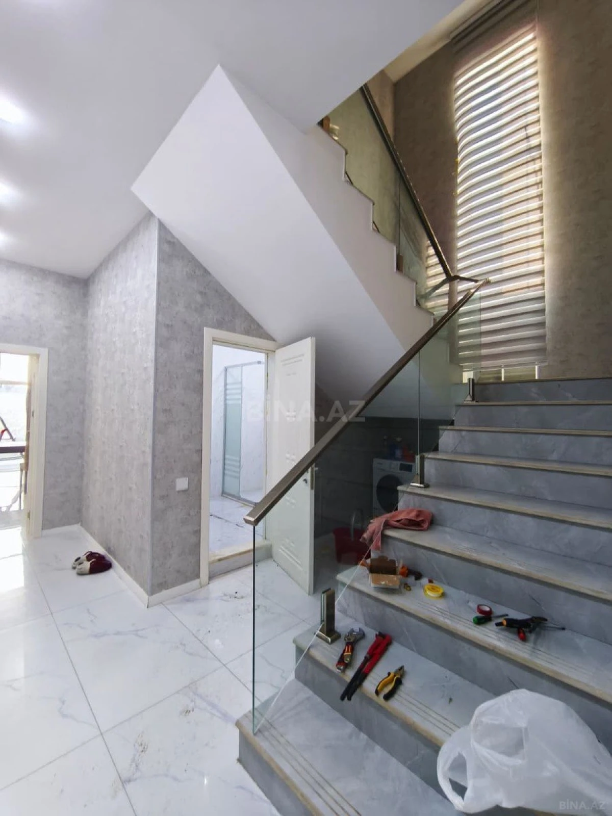 Satılır 5 otaqlı həyət evi 220 m²