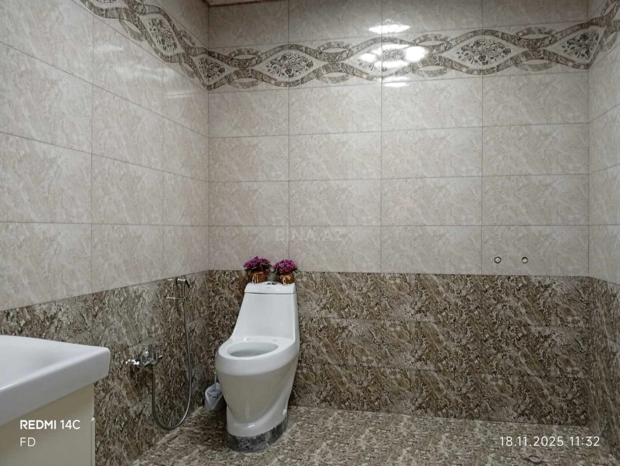 Satılır 5 otaqlı həyət evi 168 m²