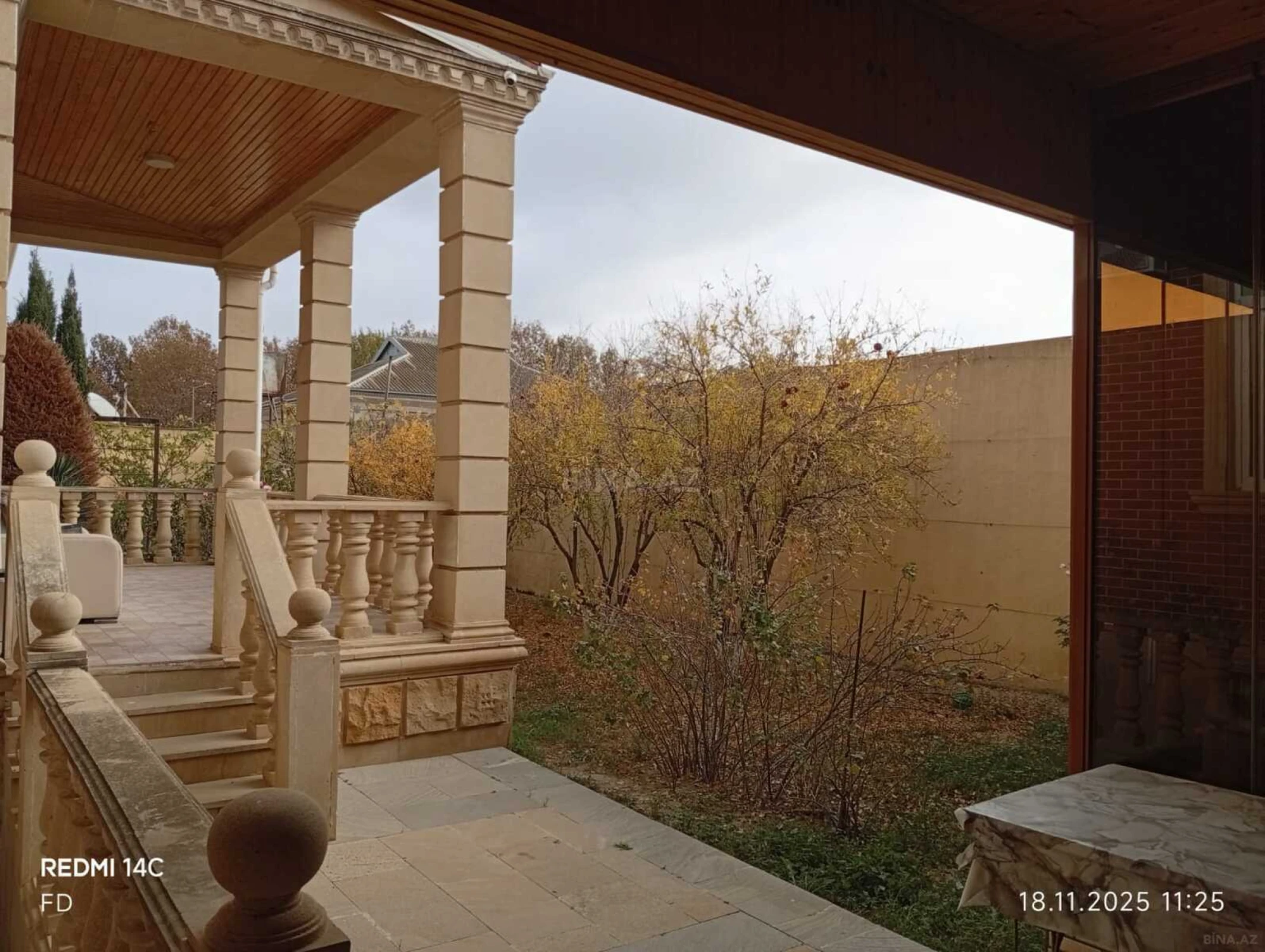 Satılır 5 otaqlı həyət evi 168 m²