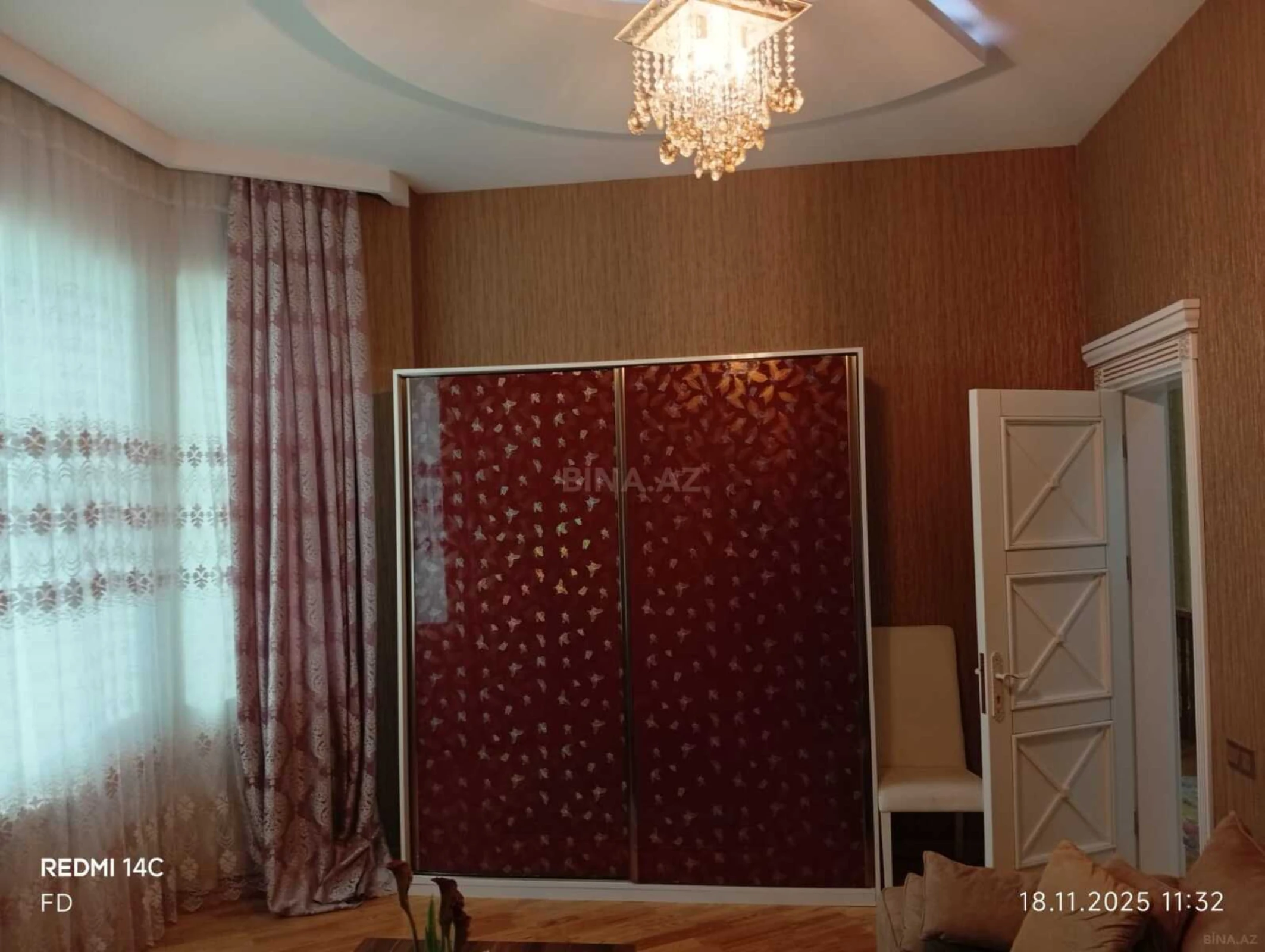 Satılır 5 otaqlı həyət evi 168 m²