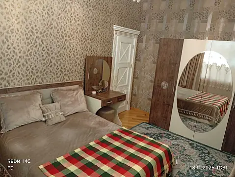 Satılır 5 otaqlı həyət evi 168 m²