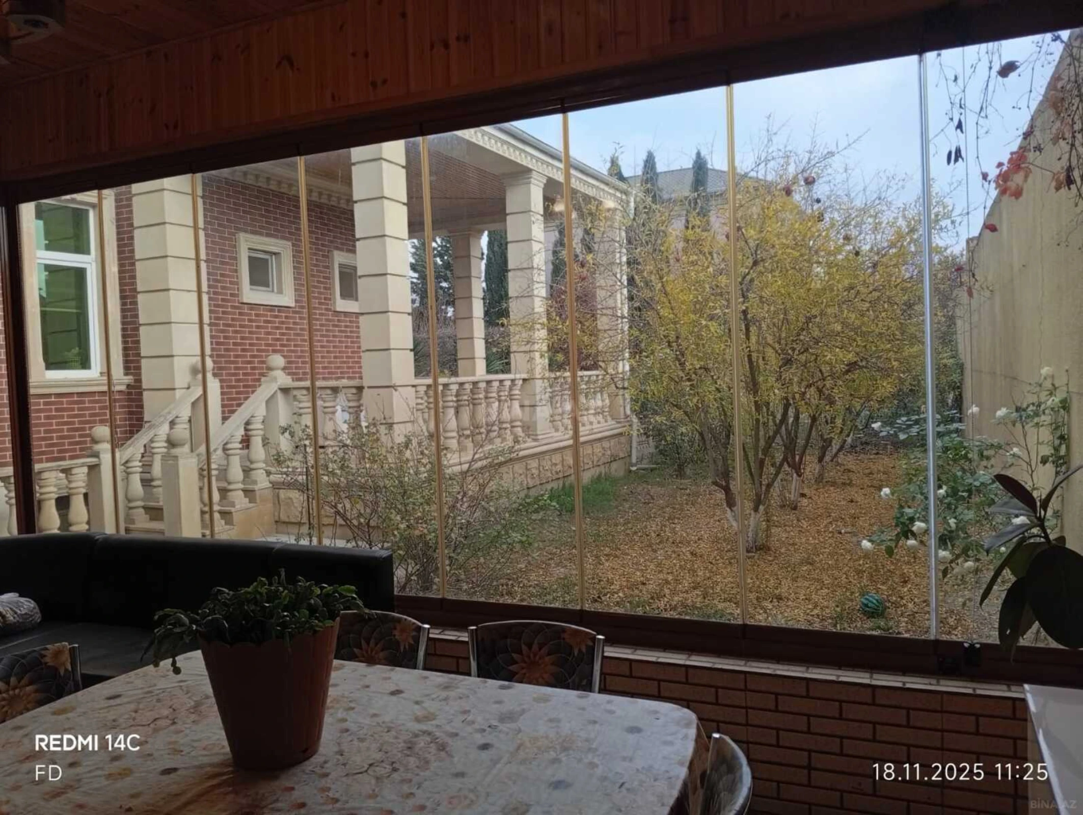 Satılır 5 otaqlı həyət evi 168 m²