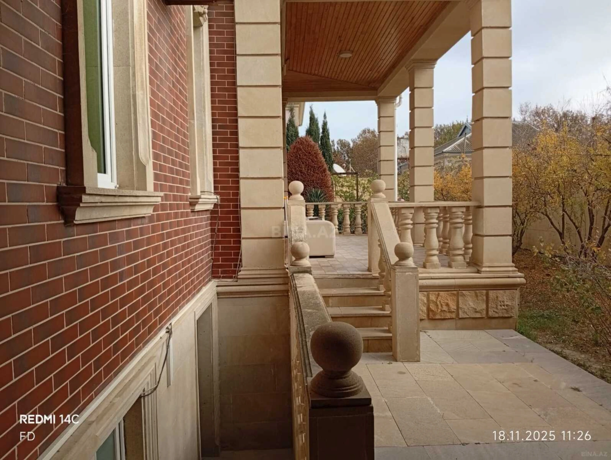 Satılır 5 otaqlı həyət evi 168 m²