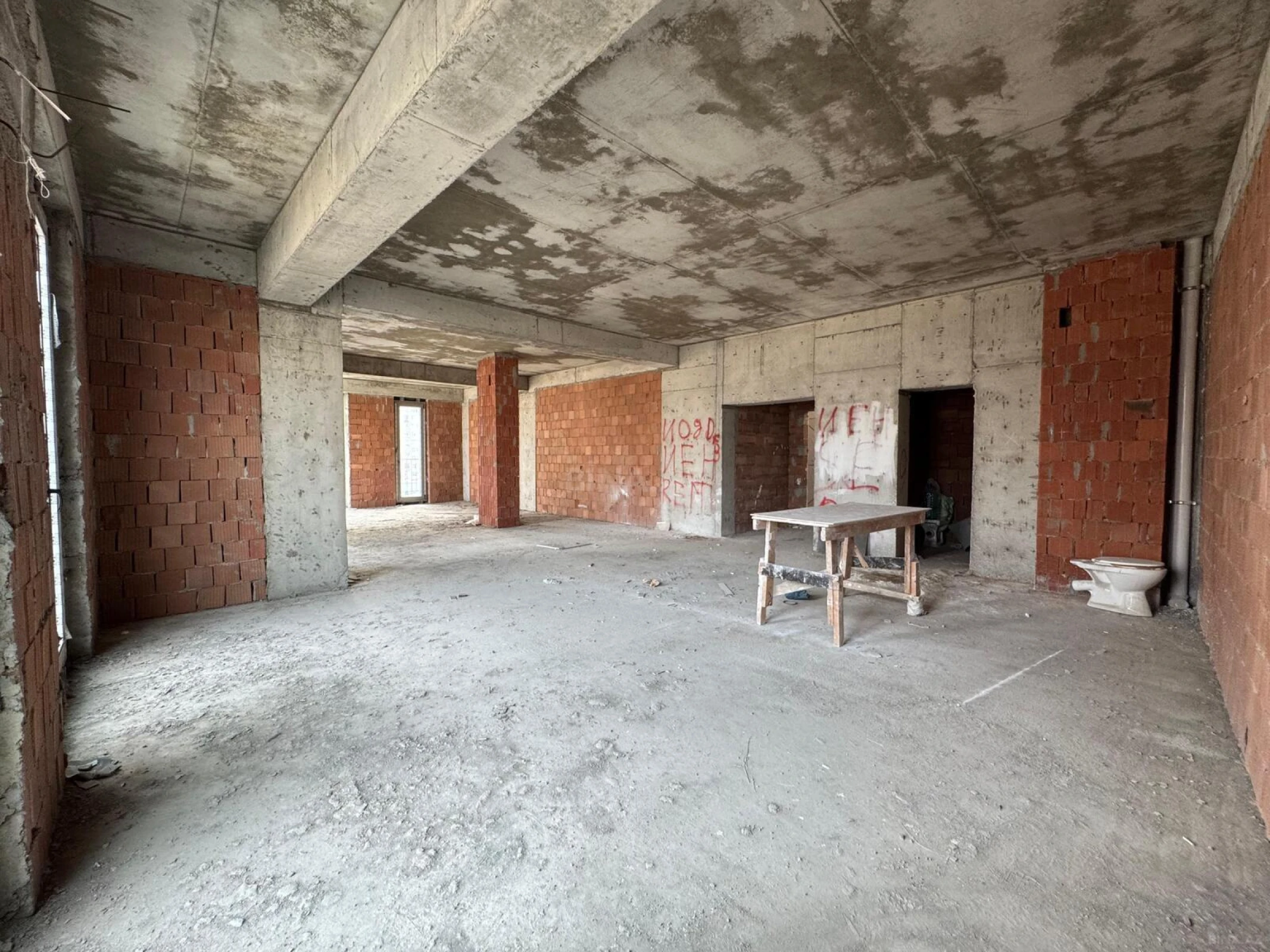 Satılır 3 otaqlı mənzil 112 m²