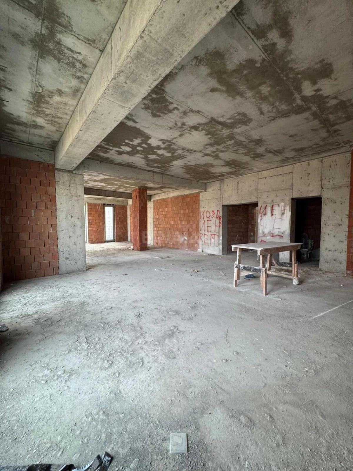 Satılır 3 otaqlı mənzil 112 m²