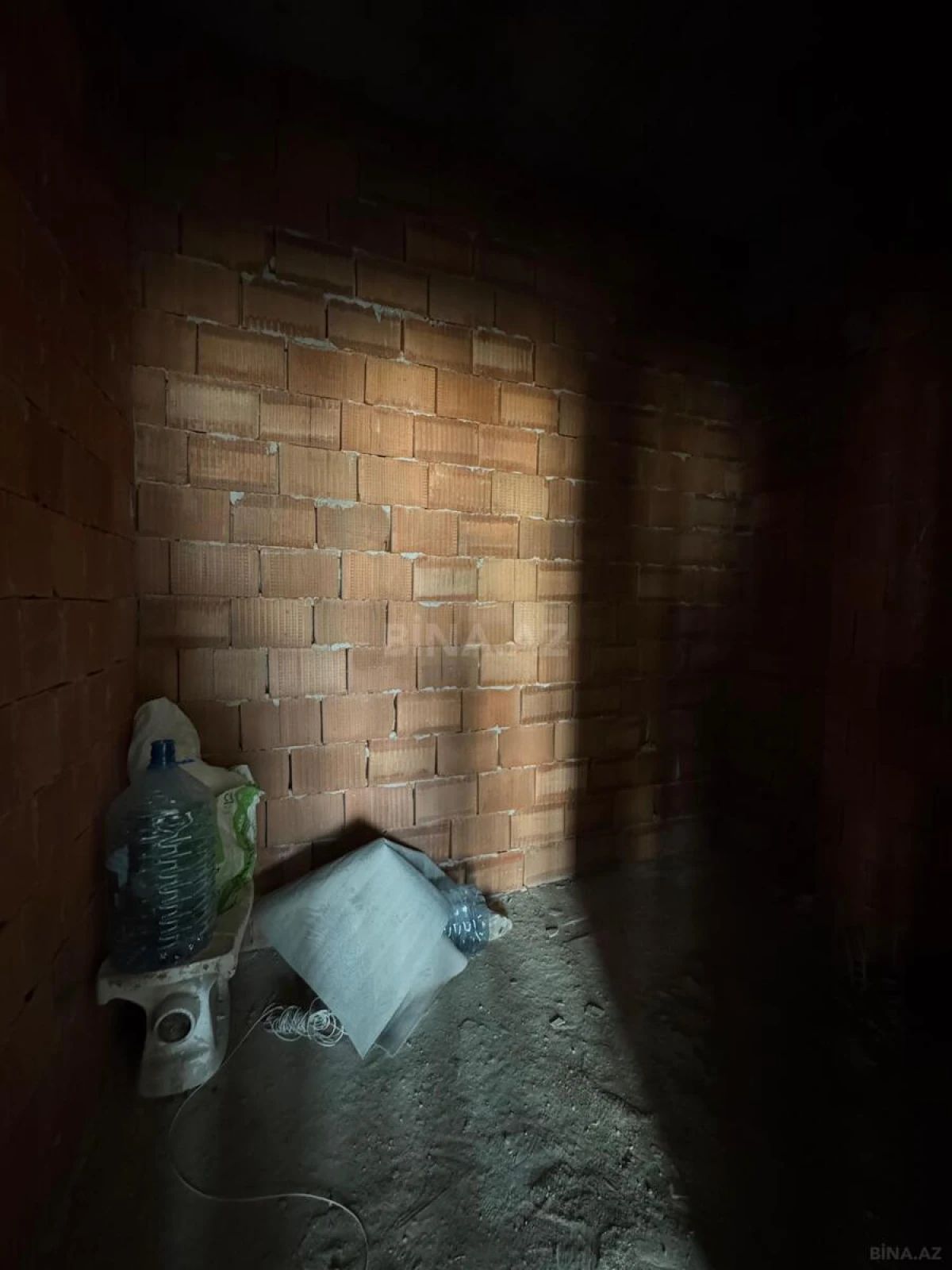 Satılır 3 otaqlı mənzil 112 m²