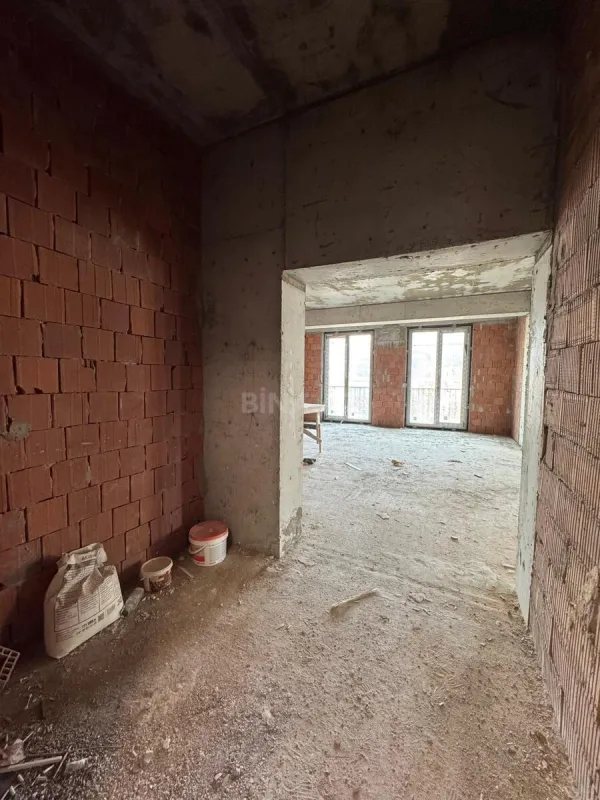 Satılır 3 otaqlı mənzil 112 m²