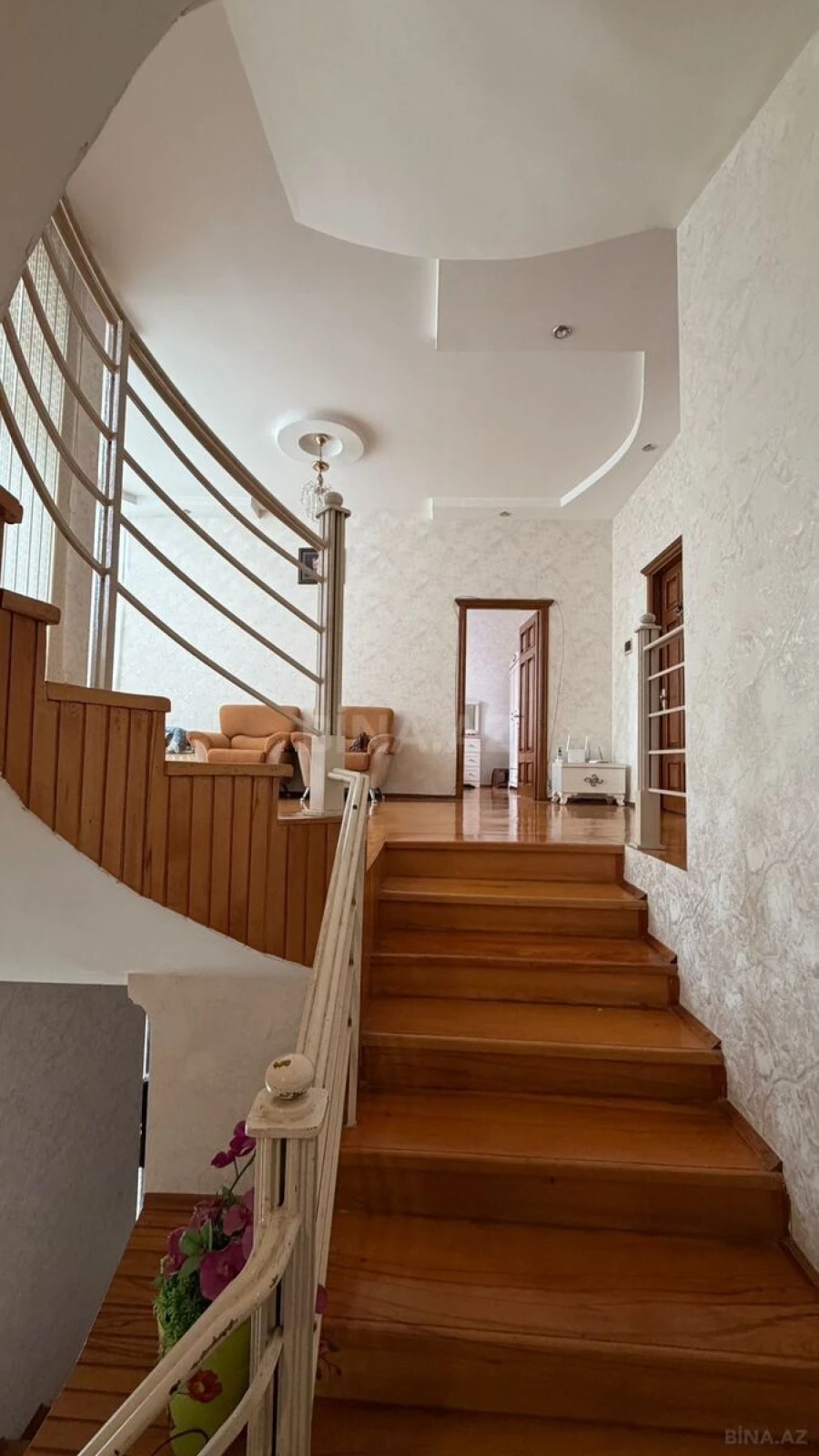 Satılır 7 otaqlı həyət evi 320 m²