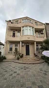 Satılır 7 otaqlı həyət evi 320 m² — Bakı, Bakıxanov 7 otaq 320.00 m²