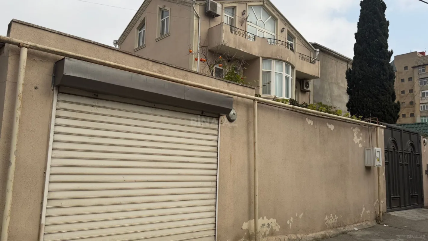 Satılır 7 otaqlı həyət evi 320 m²