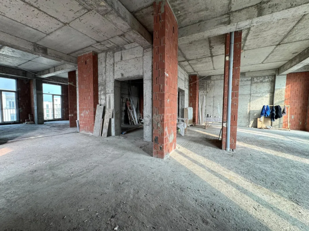 Satılır 6 otaqlı mənzil 280 m²