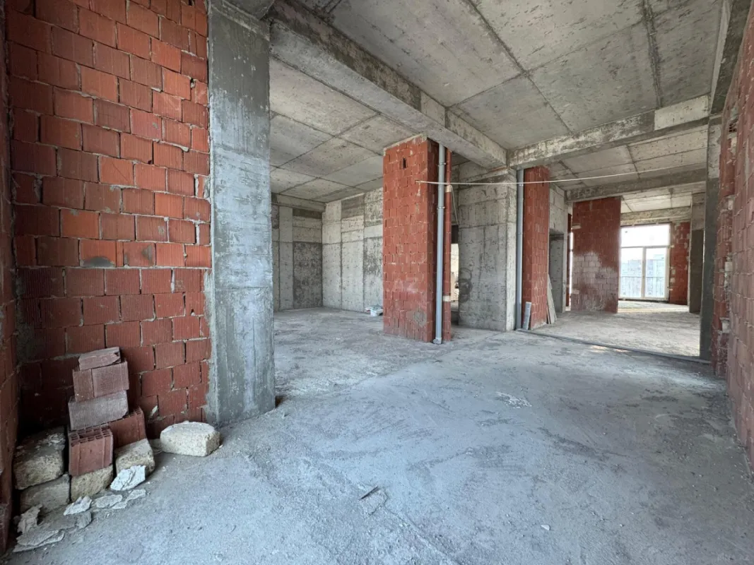 Satılır 6 otaqlı mənzil 280 m²