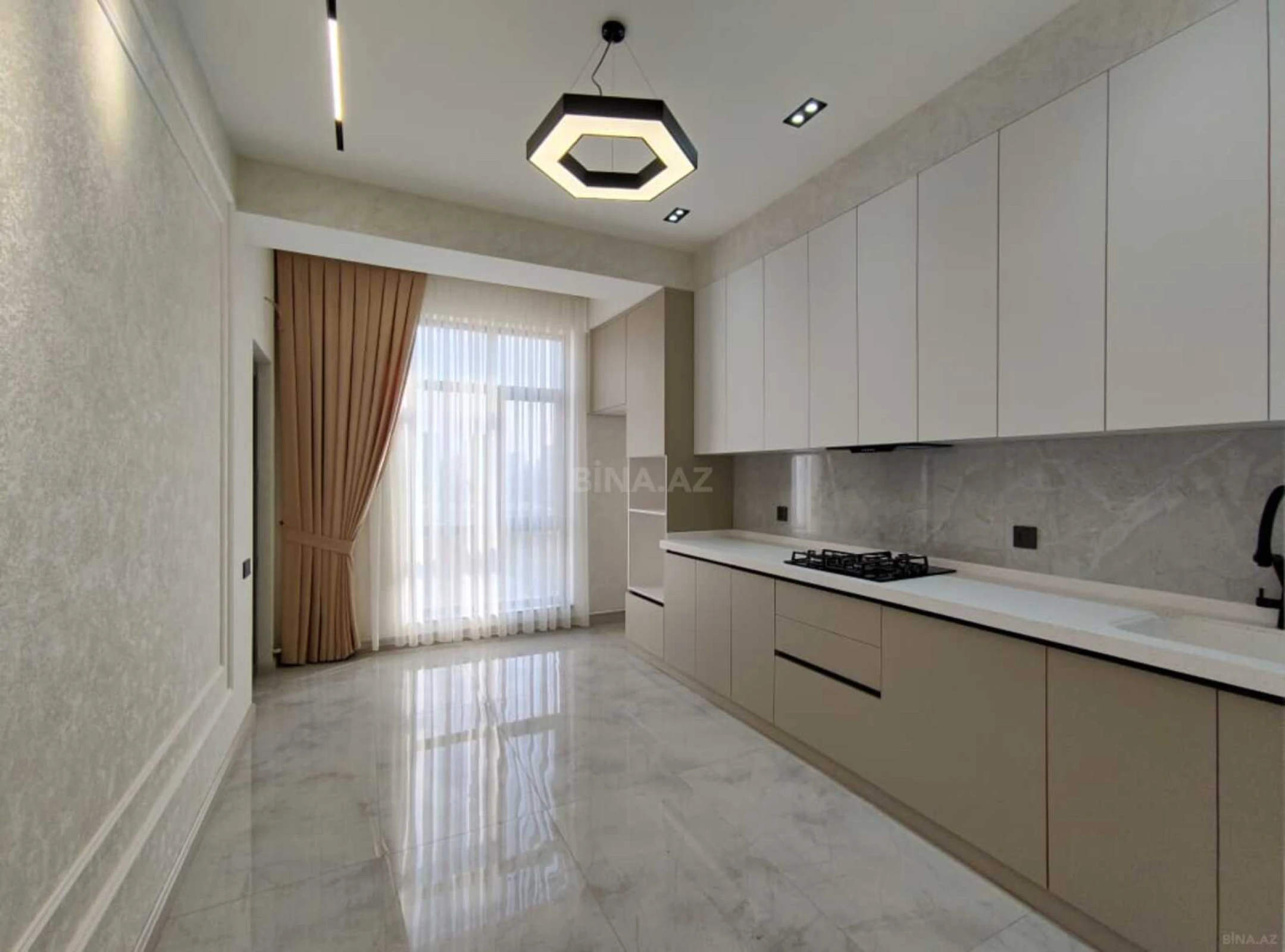 Satılır 2 otaqlı mənzil 77 m²