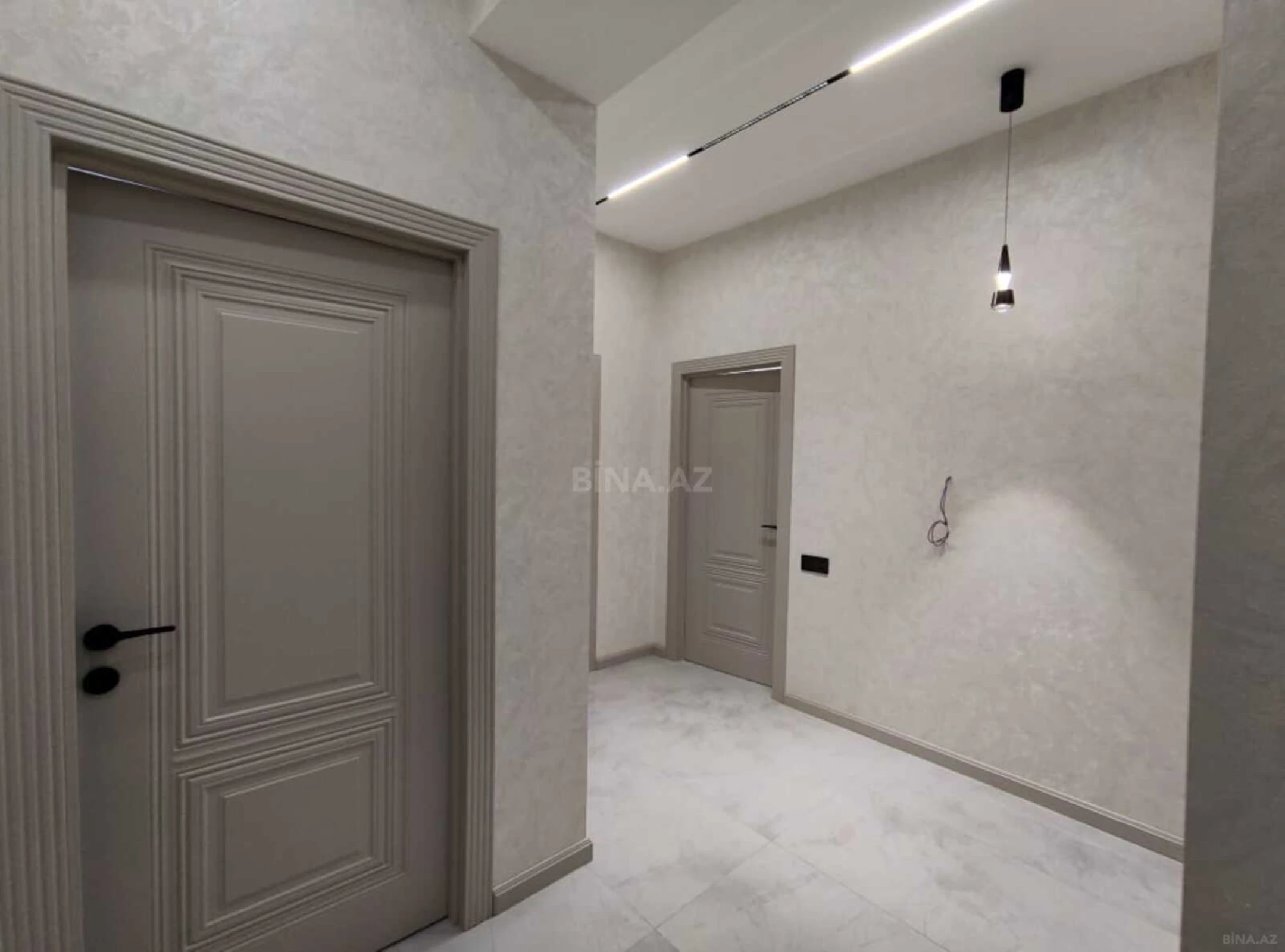 Satılır 2 otaqlı mənzil 77 m²
