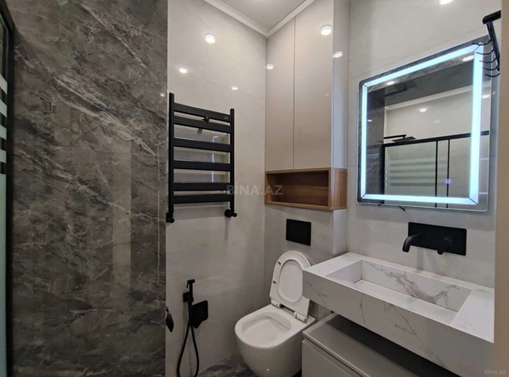 Satılır 2 otaqlı mənzil 77 m²