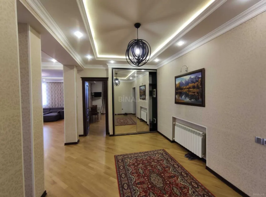 Kirayə verilir 3 otaqlı mənzil 170 m²