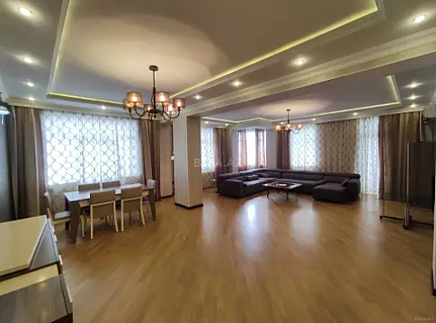 Kirayə verilir 3 otaqlı mənzil 170 m²