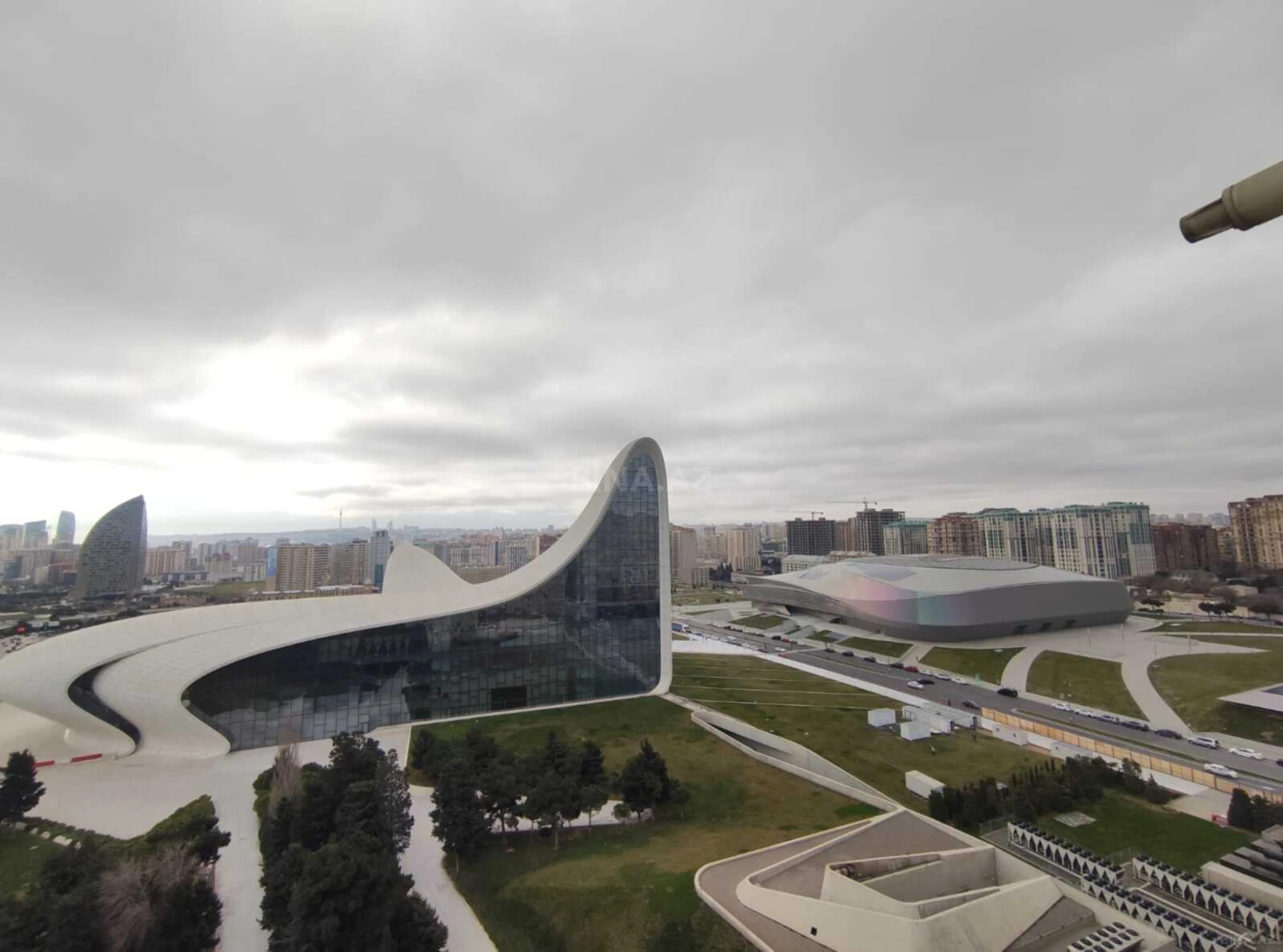 Kirayə verilir 3 otaqlı mənzil 170 m²