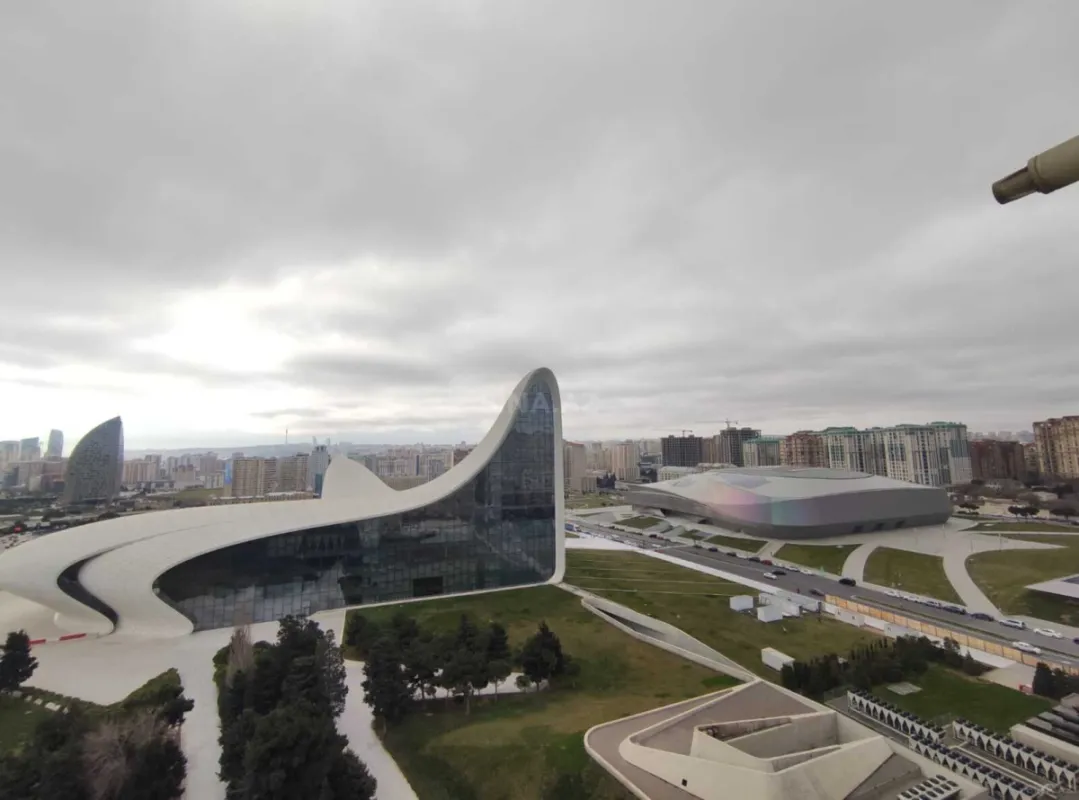 Kirayə verilir 3 otaqlı mənzil 170 m²