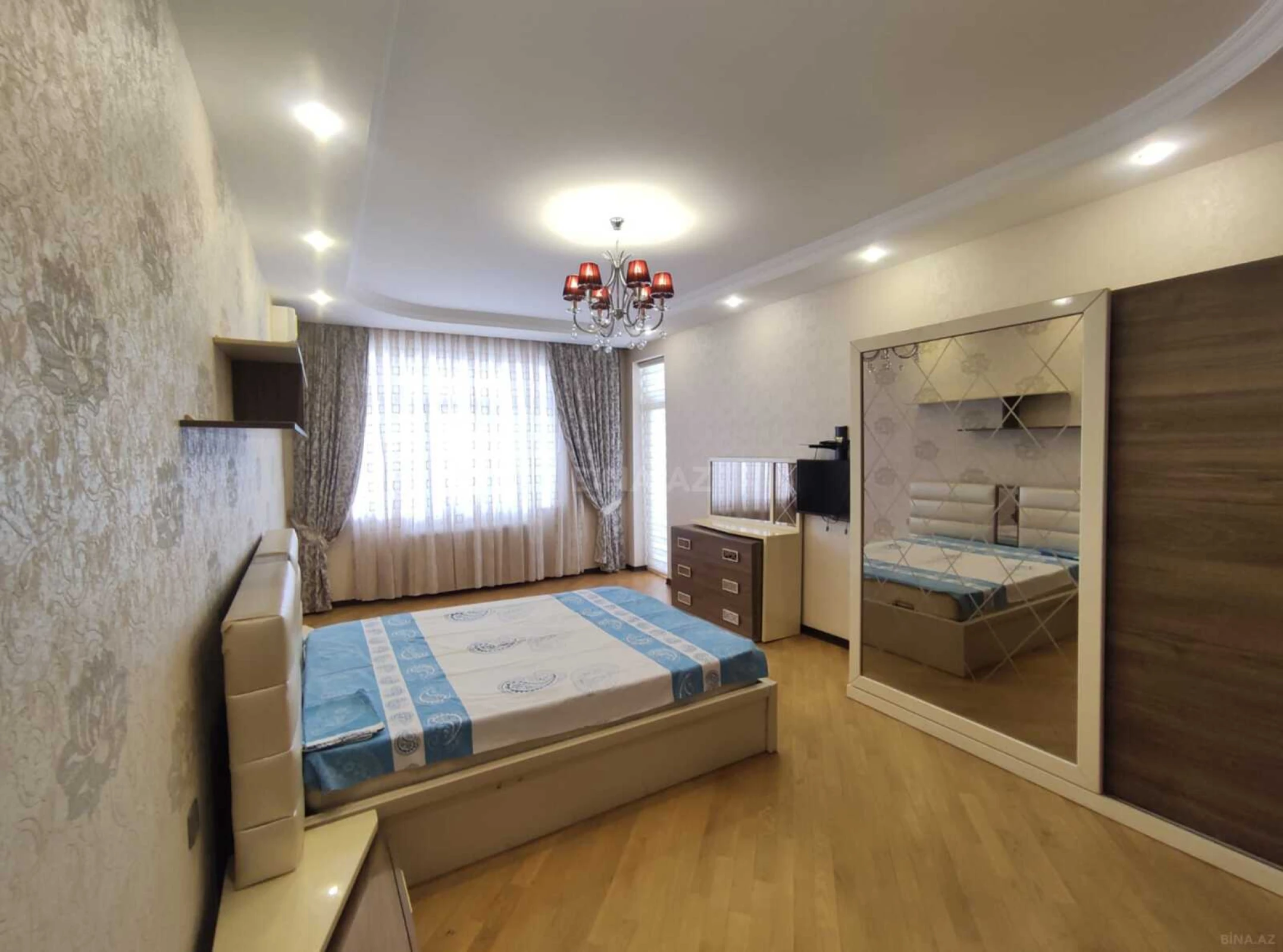 Kirayə verilir 3 otaqlı mənzil 170 m²