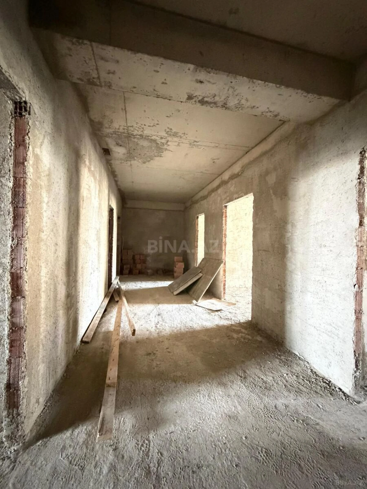 Satılır 3 otaqlı mənzil 146 m²